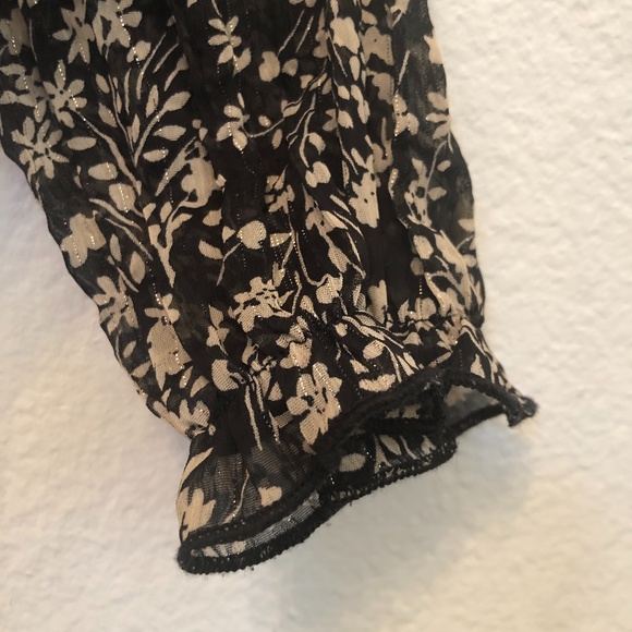 Socialite Smocked Crop Top - Picture 4 of 7